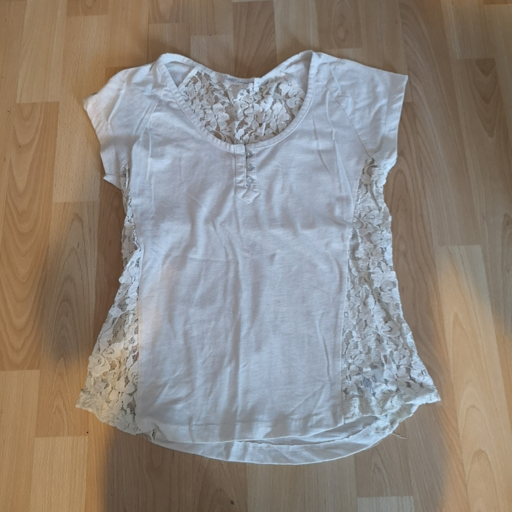 Ladies lacy short sleeve